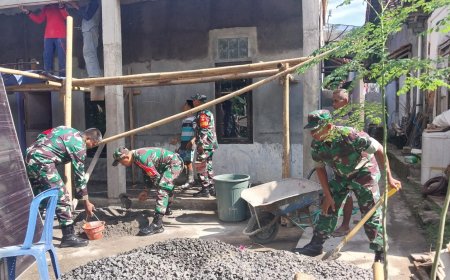 Dengan Penuh Semangat Danramil Dan Babinsa Bantu Pembangun Rumah Milik Warga Binaan