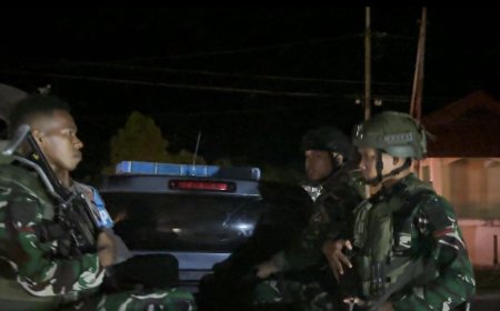 Sinergi Bela Rakyat: Yonif TP 860/NSK Bersama Polres Waropen Gelar Patroli Malam Hajar Titik Rawan