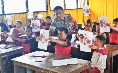 Babinsa Senggi Hadir di Sekolah, Perkuat Wawasan Kebangsaan dan Semangat Cinta Tanah Air