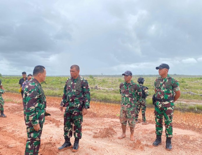 Pangdam XXIV/MT Tinjau Food Estate Wanam, Perkuat Komitmen Ketahanan Pangan Nasional