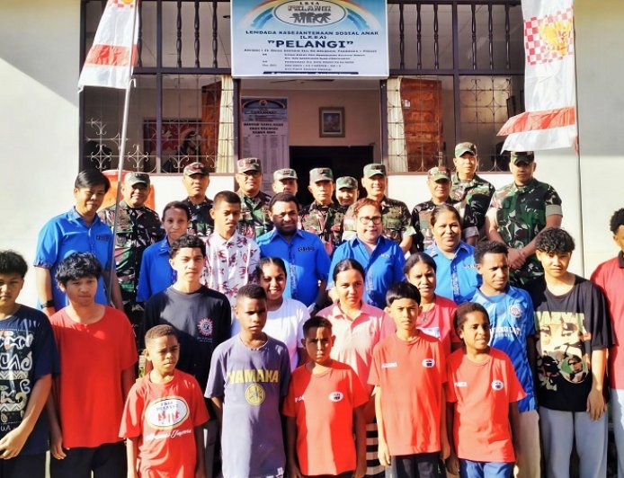 Kodim Jayapura Sukseskan Baksos HUT ke-63 Kodam XVII/Cenderawasih di Panti Asuhan Pelangi