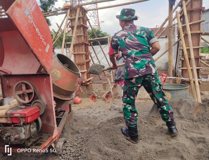 Babinsa Sigaluh Dampingi Pembangunan KDKMP di Kalibenda