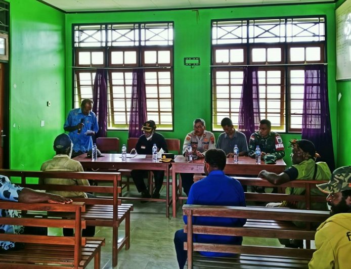 TNI-Polri Dukung 13 Kepala Suku Deklarasi Nyatakan Keerom Tetap Aman dan Damai