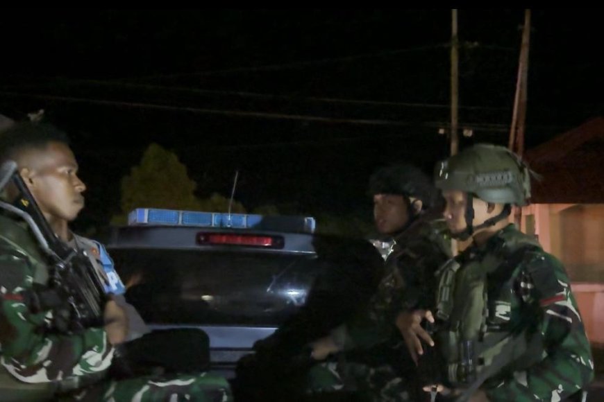 Sinergi Bela Rakyat: Yonif TP 860/NSK Bersama Polres Waropen Gelar Patroli Malam Hajar Titik Rawan