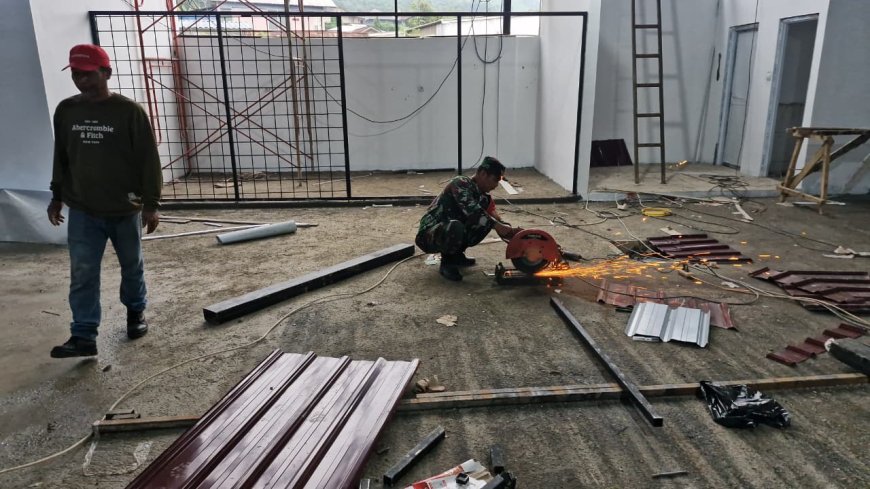 Babinsa Karangkobar Awasi Pembangunan KDKMP di Desa Leksana