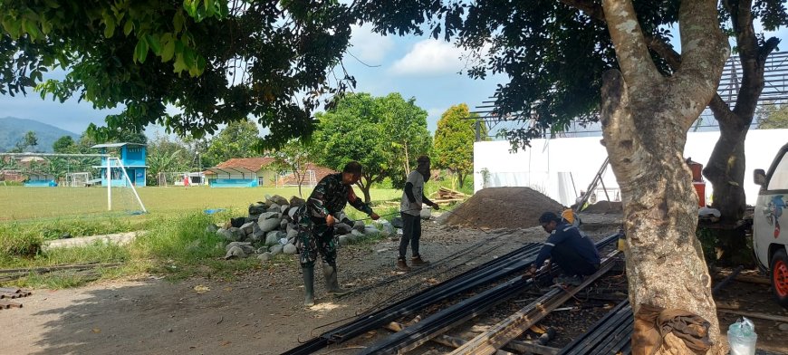Babinsa Banjarnegara Dampingi Pembangunan KDKMP di Sokanandi