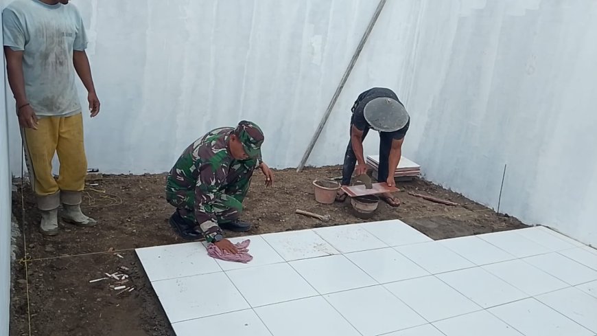 Babinsa Madukara Dampingi Pembangunan KDKMP di Desa Pakelen