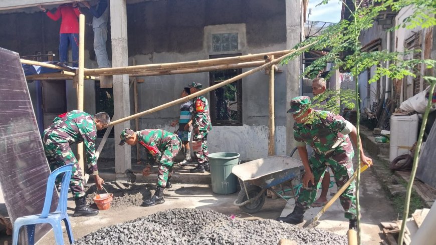 Dengan Penuh Semangat Danramil Dan Babinsa Bantu Pembangun Rumah Milik Warga Binaan