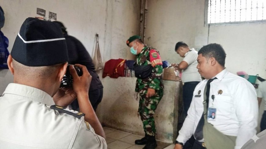 Komitmen Zero Narkoba, TNI-Polri-BNN Razia Kamar Hunian Lapas Abepura