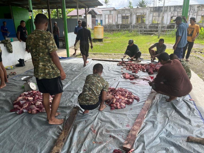Kebersamaan Prajurit Yonif 860/NSK dan Warga, Sukseskan Shalat Idul Adha di Masjid Al-Falah Waropen