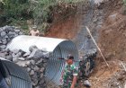 Gotong Royong TNI dan Warga Percepat Pembangunan Jembatan Aramco Garuda