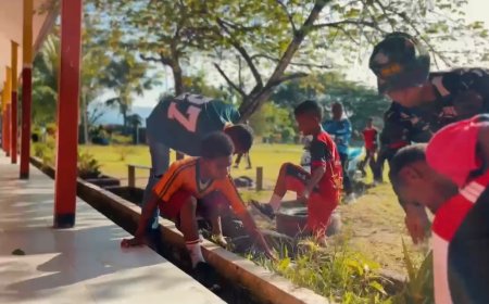 Peduli Pendidikan, Prajurit Yonif TP 809/NTM Gelar Karya Bakti di SD Satu Atap Kasukwe Sarmi