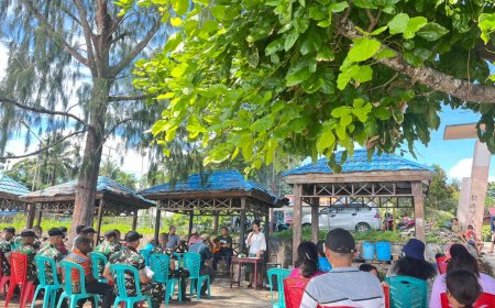 Ibadah Syukur Suku Batak di Pantai Ronggaiwa, Prajurit Yonif TP 860/NSK Larut dalam Kebersamaan
