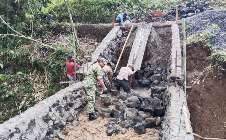 Gotong Royong Babinsa dan Warga, Pembangunan Jembatan Aramco Garuda di Desa Sitail Terus Berlanjut