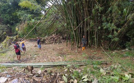 Semangat Gotong Royong Warnai Progres Pembangunan Jembatan Gantung Garuda di Kali Bebek Pakembaran
