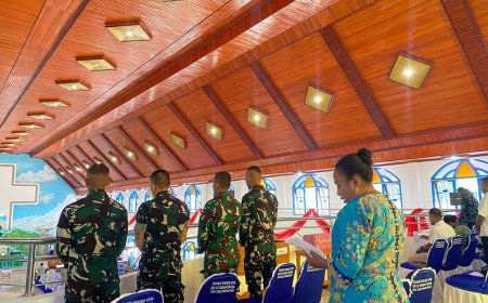Prajurit Yonif TP 860/NSK Perkuat Iman dan Kemanunggalan Bersama Jemaat di Dua Gereja Kabupaten Waropen