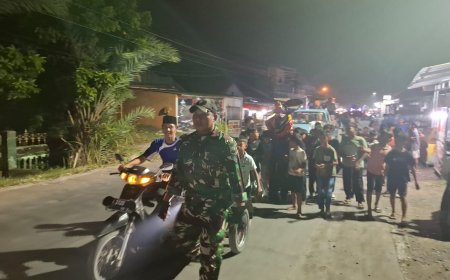 Babinsa Koramil 07/Adiwerna Amankan Pawai Ta'aruf Tahun Baru Islam 1448 H, Wujud Kedekatan TNI dengan Masyarakat