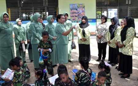 Ketua Persit KCK Daerah XXIV/Mandala Trikora Tinjau Pendidikan, Kesehatan dan Umkm di Kodim 1707/Merauke