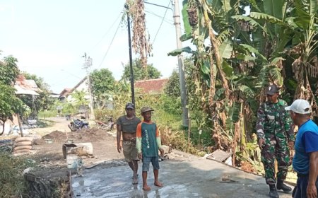 Babinsa Dan Warga Gotong Royong Percepat Pembangunan Jembatan Beton Garuda Di Desa Lebeteng