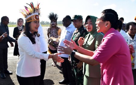 Dandim 1707/Merauke Sambut Kedatangan Wamen Kependudukan dan Pembangunan Keluarga di Bumi Anim Ha