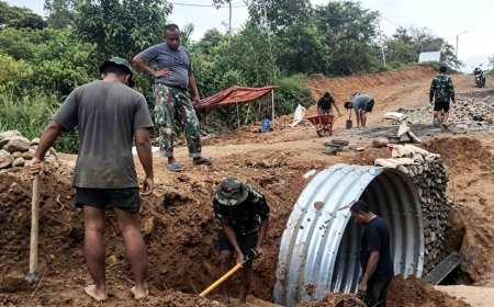 KOMPAK! Satgas Garuda Genjot Pembangunan Jembatan Akses Warga di Perbatasan