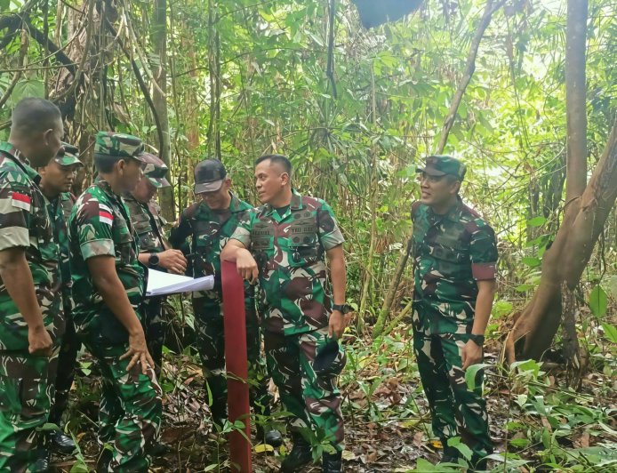 Dampingi Pangdam  Dandim 1701/Jayapura Pastikan Kesiapan Lahan Cetak Sawah di Perbatasan Keerom