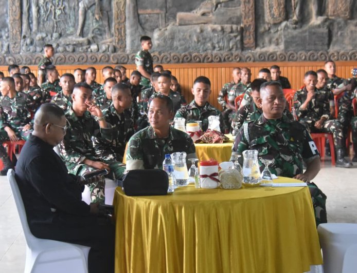 “Kita Harus Tetap Berbuat yang Terbaik Berlandaskan Firman Tuhan,” Pangdam XXIV/MT Ajak Prajurit Perkuat Iman dan Pengabdian