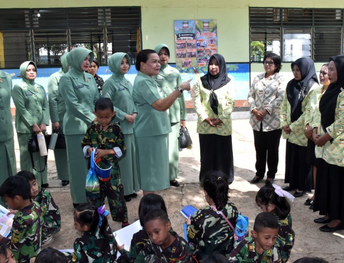 Ketua Persit KCK Daerah XXIV/Mandala Trikora Tinjau Pendidikan, Kesehatan dan Umkm di Kodim 1707/Merauke