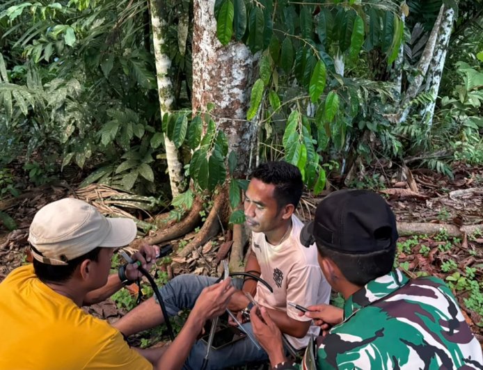 Yonif TP 860/NSK Bersama Dinkes Papua Gelar Uji Resistensi Insektisida di Waropen, Perkuat Perang Melawan Malaria