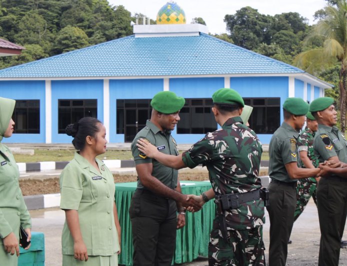 Pelepasan Lima Prajurit Terbaik, Yonif TP 809/NTM Gelar Upacara Korps Raport Pindah Satuan