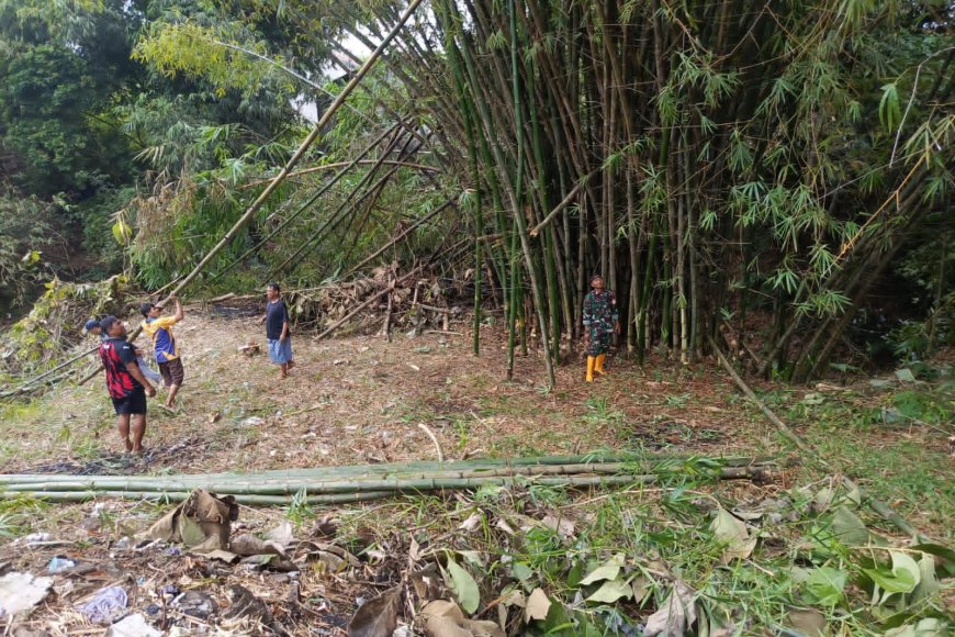 Semangat Gotong Royong Warnai Progres Pembangunan Jembatan Gantung Garuda di Kali Bebek Pakembaran