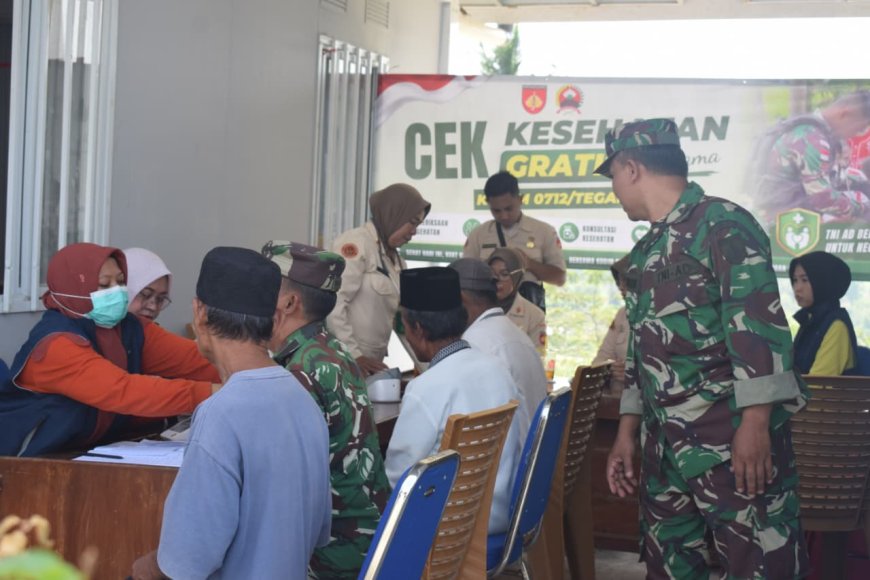 Kodim 0712/Tegal Gelar Bakti Kesehatan dan Penuhi Kebutuhan Air Bersih bagi Warga Huntara Desa Capar