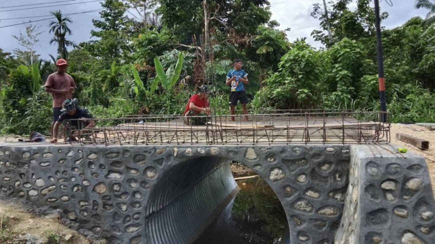 Perkuat Akses Warga  Satgas Jembatan Garuda Anak Kali Mur Terus Kejar Target Penyelesaian