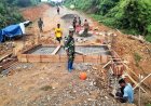 Pastikan Kualitas Danramil Web Kawal Langsung Pembangunan Jembatan Garuda Batu Pica
