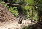 Motor Tua Tio Jadi Andalan Angkut Semen Demi Suksesnya TMMD di Gumelem Kulon