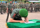 Tradisi Pelepasan Korps Satuan Warnai Kepindahan Prajurit Yonif TP 860/NSK, Penuh Haru dan Semangat Pengabdian