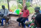 Di Balik Pembangunan TMMD, Terjalin Keakraban TNI dan Warga Kampung Wanam