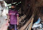 Rosadi Sumbangkan Keahlian Tukang Kayu untuk RTLH Bu Misem di TMMD