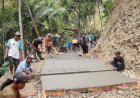 Ratakan Cor Wujud Gotong Royong TMMD Reguler ke-129 Gumelem Kulon