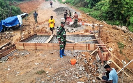 Pastikan Kualitas Danramil Web Kawal Langsung Pembangunan Jembatan Garuda Batu Pica