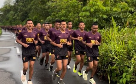 Jaga Kesiapan Operasional di Wilayah Penugasan, Prajurit Yonif TP 860/NSK Tempuh Lari Pagi Demi Fisik Prima