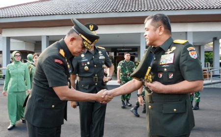Pangdam IV/Diponegoro Dampingi Kasad Bekali Taruna Akmil, Siapkan Pemimpin TNI AD Menuju Indonesia Emas 2045