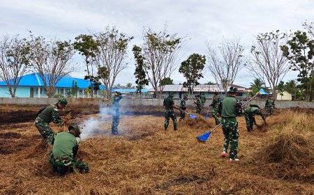 Semangat TNI dan Warga Tanah Miring, Kerja Bakti Bersihkan Lapangan Sambut HUT ke-81