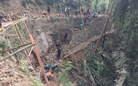 Talud Kokoh Harapan Tumbuh Bersama TMMD Rag 129 di Gumelem Kulon