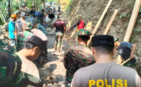 TNI Polri dan Warga Bersatu Rabat Beton TMMD Jadi Simbol Kekuatan Gotong Royong