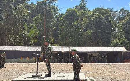 Upacara Bendera Rutin, Yonif TP 860/NSK Perkuat Disiplin dan Nasionalisme Prajurit di Waropen