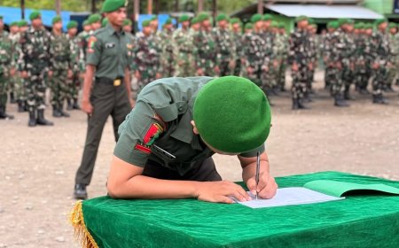 Tradisi Pelepasan Korps Satuan Warnai Kepindahan Prajurit Yonif TP 860/NSK, Penuh Haru dan Semangat Pengabdian