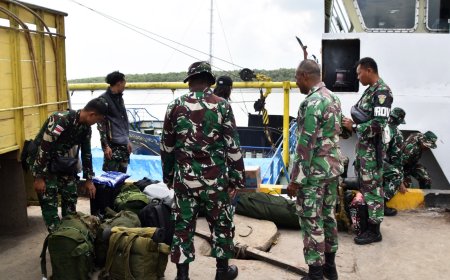 Awali Misi Pengabdian Untuk Negeri, Personel Satgas TMMD ke-129 Berlayar Menuju Kampung Wanam