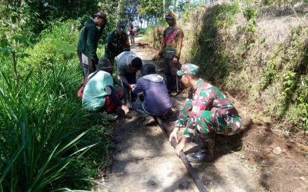 Satgas TMMD Kodim 0704 Banjarnegara Bersama Warga Pasang Pipanisasi Perkuat Akses Air Bersih Hingga Kalibening