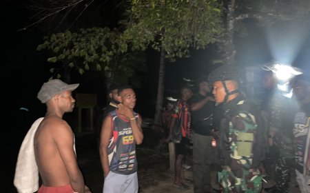 Patroli Malam Yonif TP 860/NSK Jaga Kondusivitas Distrik Warbah, Perkuat Rasa Aman dan Kedekatan dengan Warga